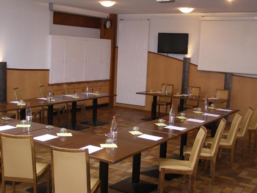 Logis Hotel-Restaurant Le Chene Vert Saint-Pourçain-sur-Sioule Kültér fotó