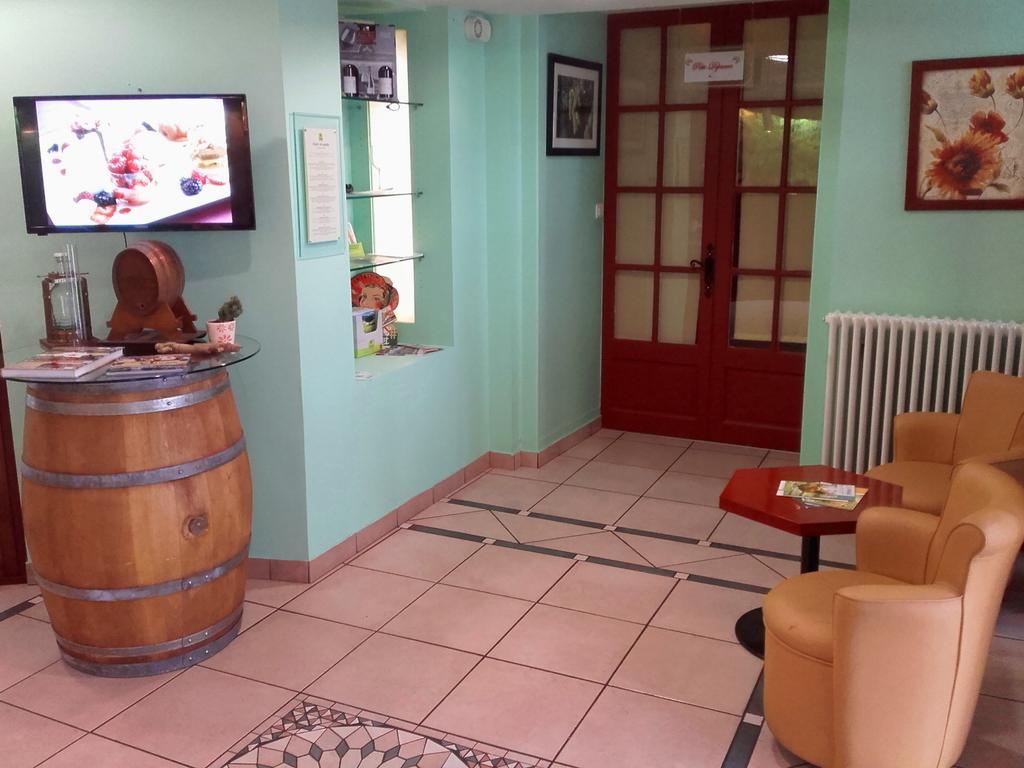 Logis Hotel-Restaurant Le Chene Vert Saint-Pourçain-sur-Sioule Kültér fotó